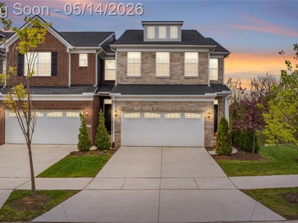 43235 Heron Drive, Novi, MI 48375