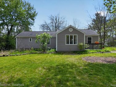 1331 Wolf Court, East Lansing, Mi 48823