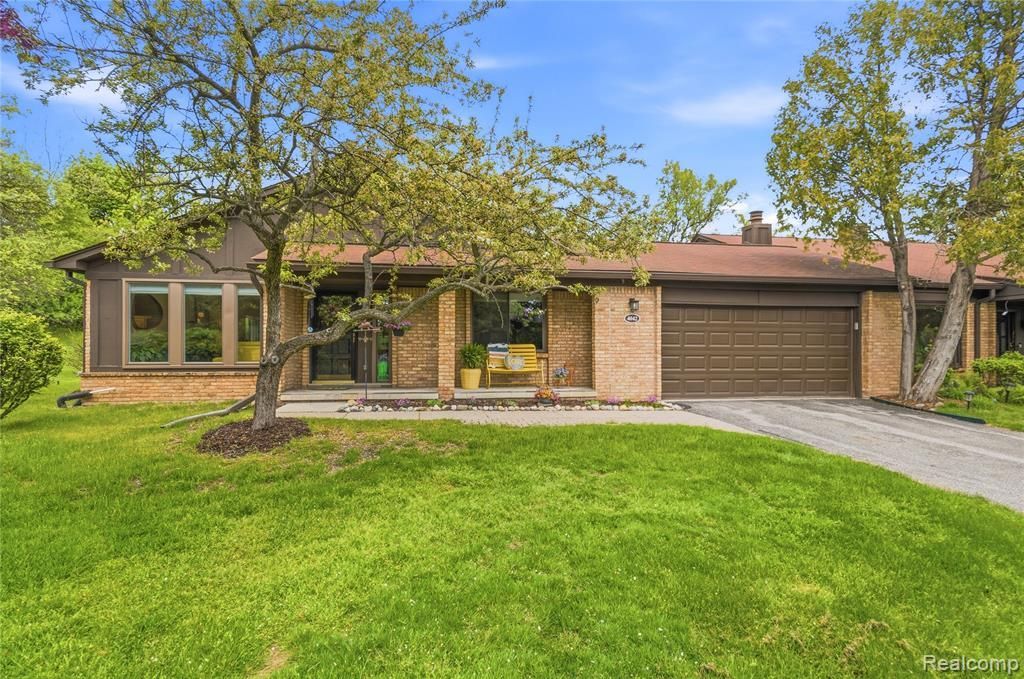4042 Chablis Street, West Bloomfield Township, MI 48323 Main Photo