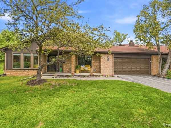 4042 Chablis Street, West Bloomfield Twp, MI 48323