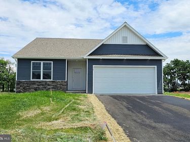 218 HEIRLOOM DRIVE, CENTRE HALL, PA 16828