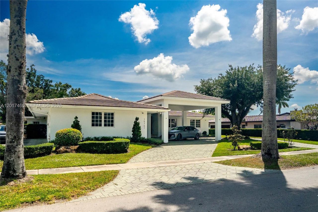 15761 Turnberry Dr , Miami Lakes, FL 33014 Photo