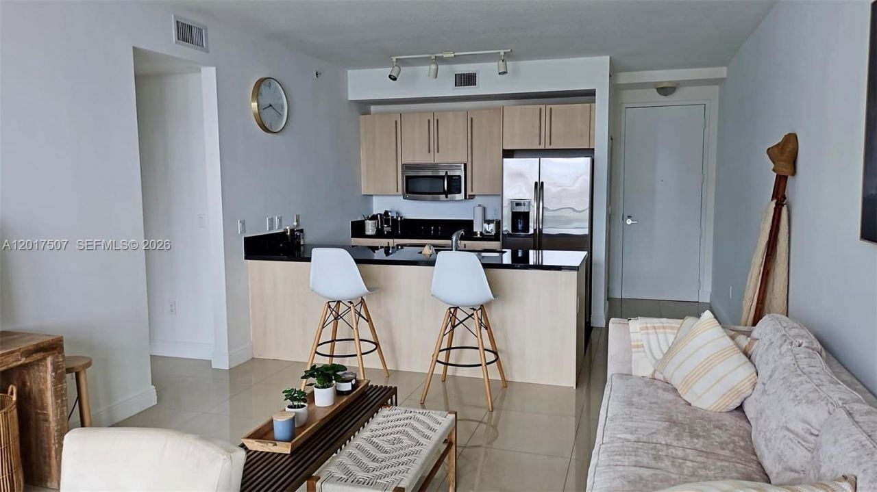 79 SW 12th St , Unit 3711-S, Miami, FL 33130 Photo