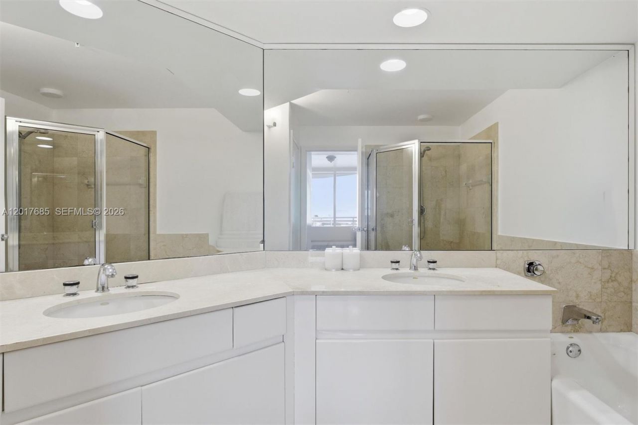 888 Brickell Key Dr , Unit 2010, Miami, FL 33131 Photo