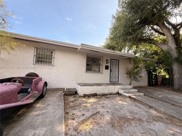 42 NW 66th St , Miami, FL 33150