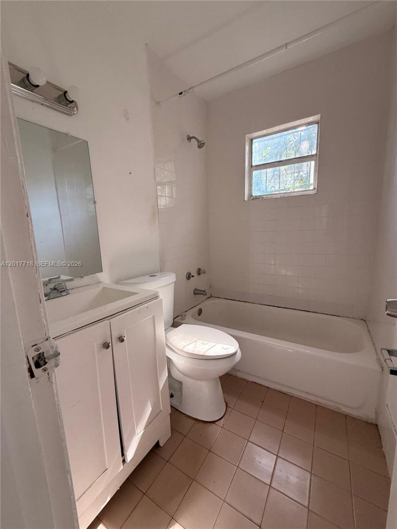 42 NW 66th St , Miami, FL 33150 Photo