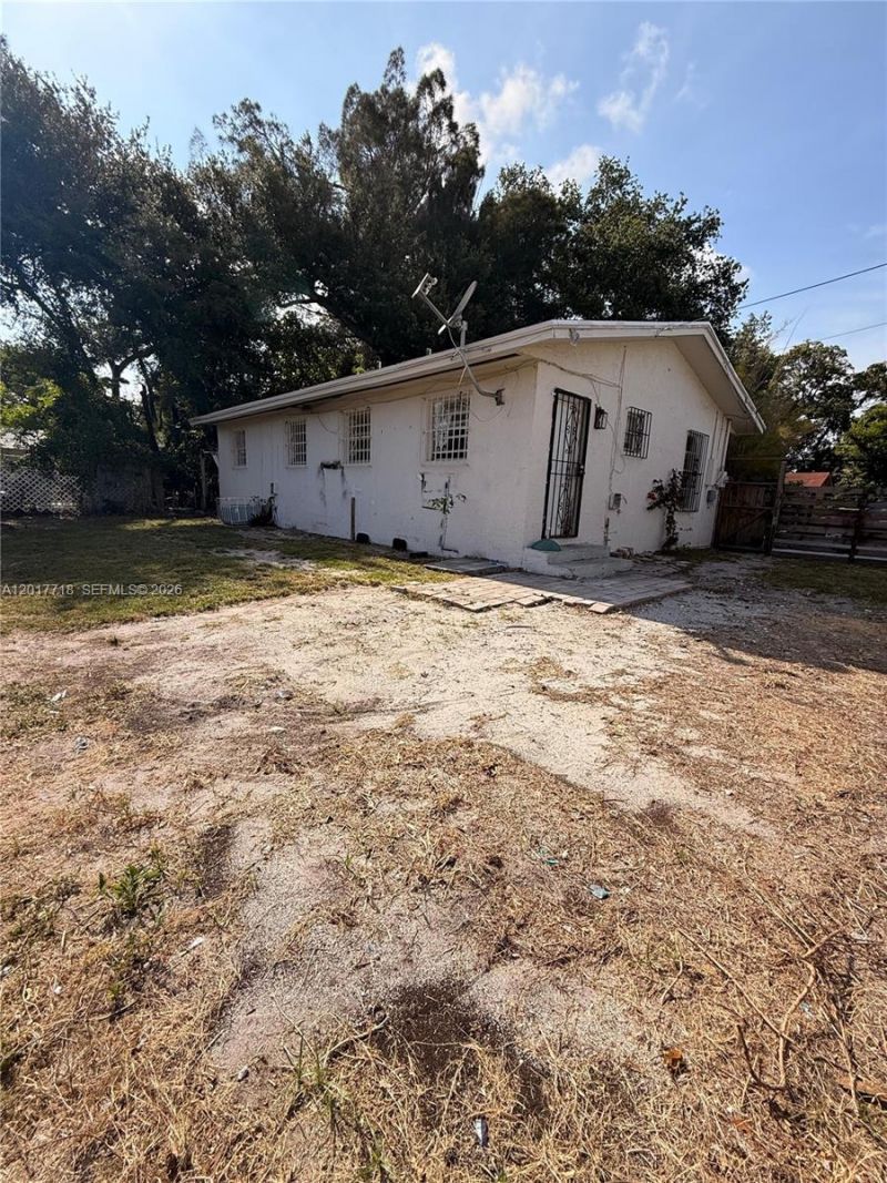 42 NW 66th St , Miami, FL 33150 Photo