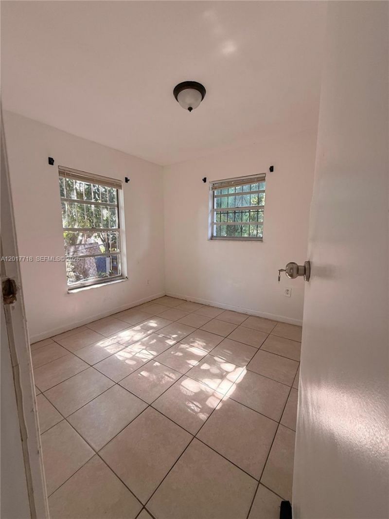 42 NW 66th St , Miami, FL 33150 Photo