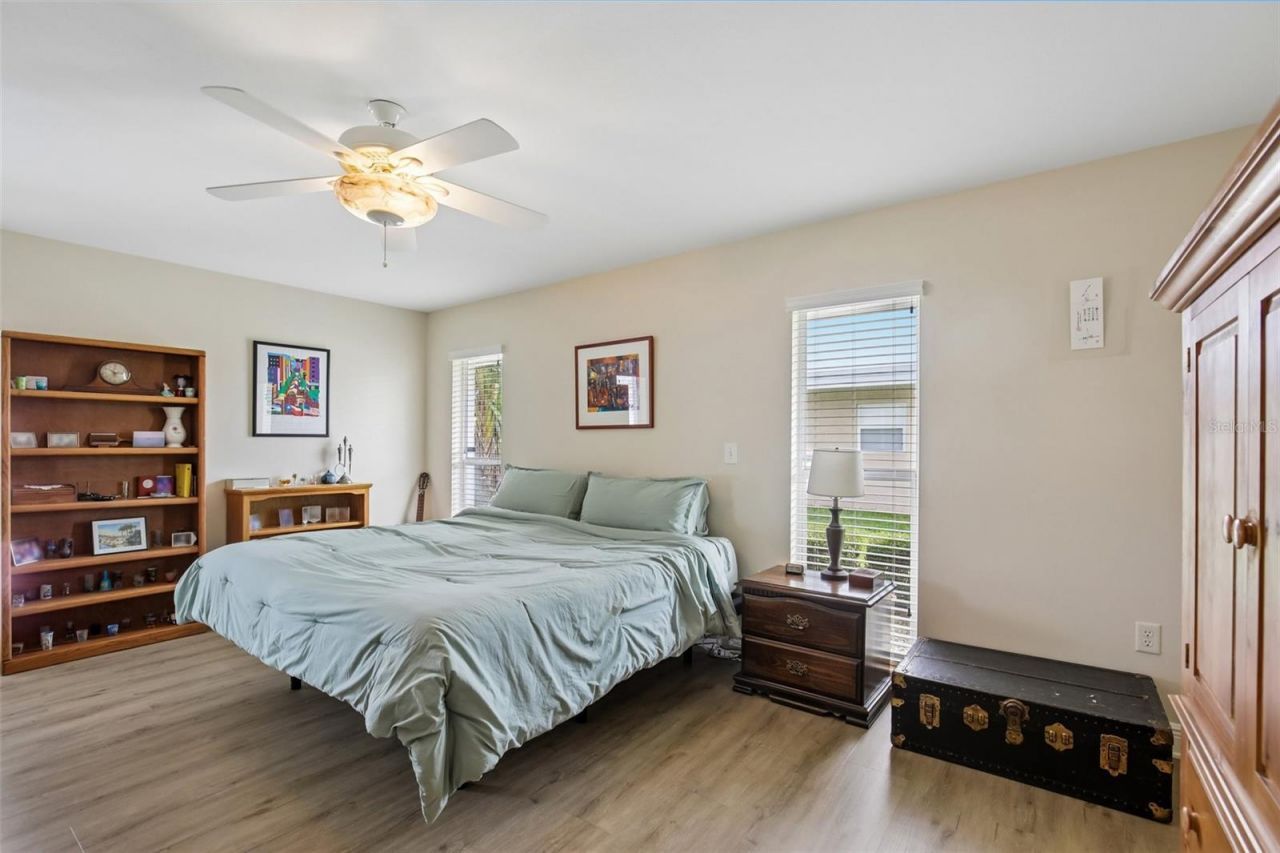 530 Magellan Drive, Sarasota, FL 34243 Photo