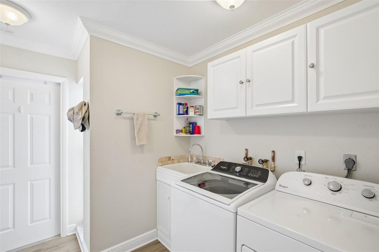 530 Magellan Drive, Sarasota, FL 34243 Photo