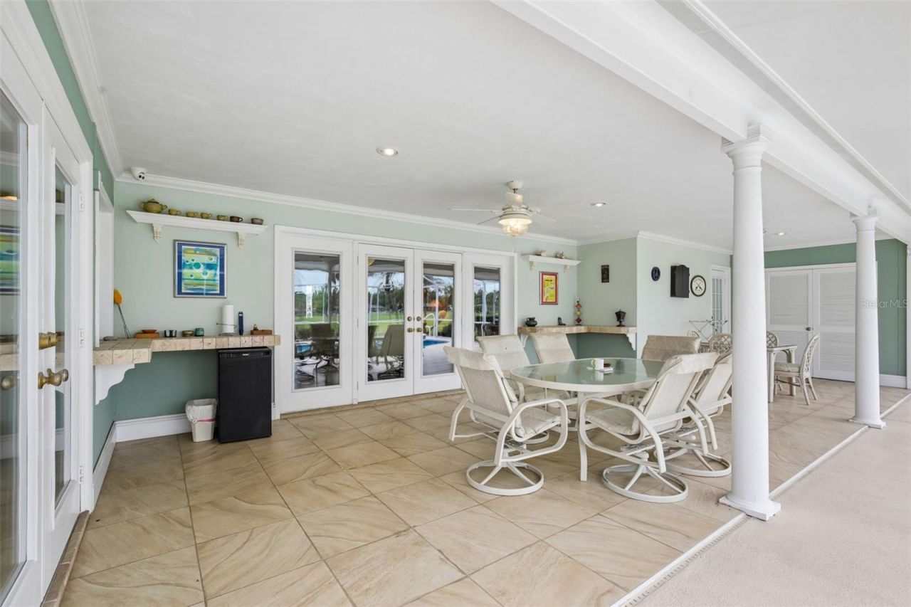 530 Magellan Drive, Sarasota, FL 34243 Photo
