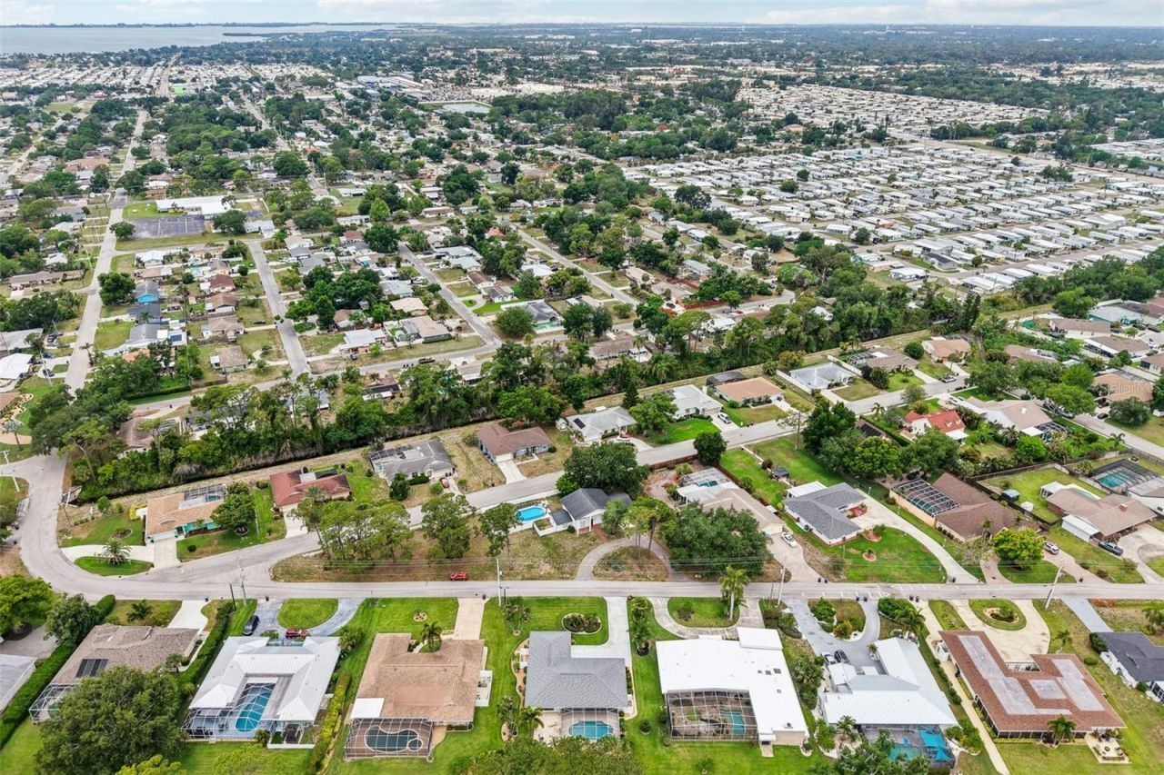 530 Magellan Drive, Sarasota, FL 34243 Photo