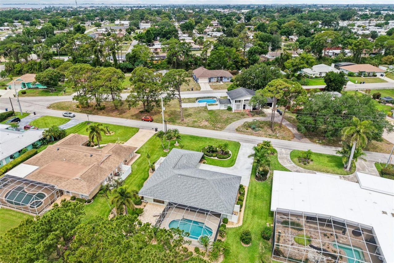 530 Magellan Drive, Sarasota, FL 34243 Photo