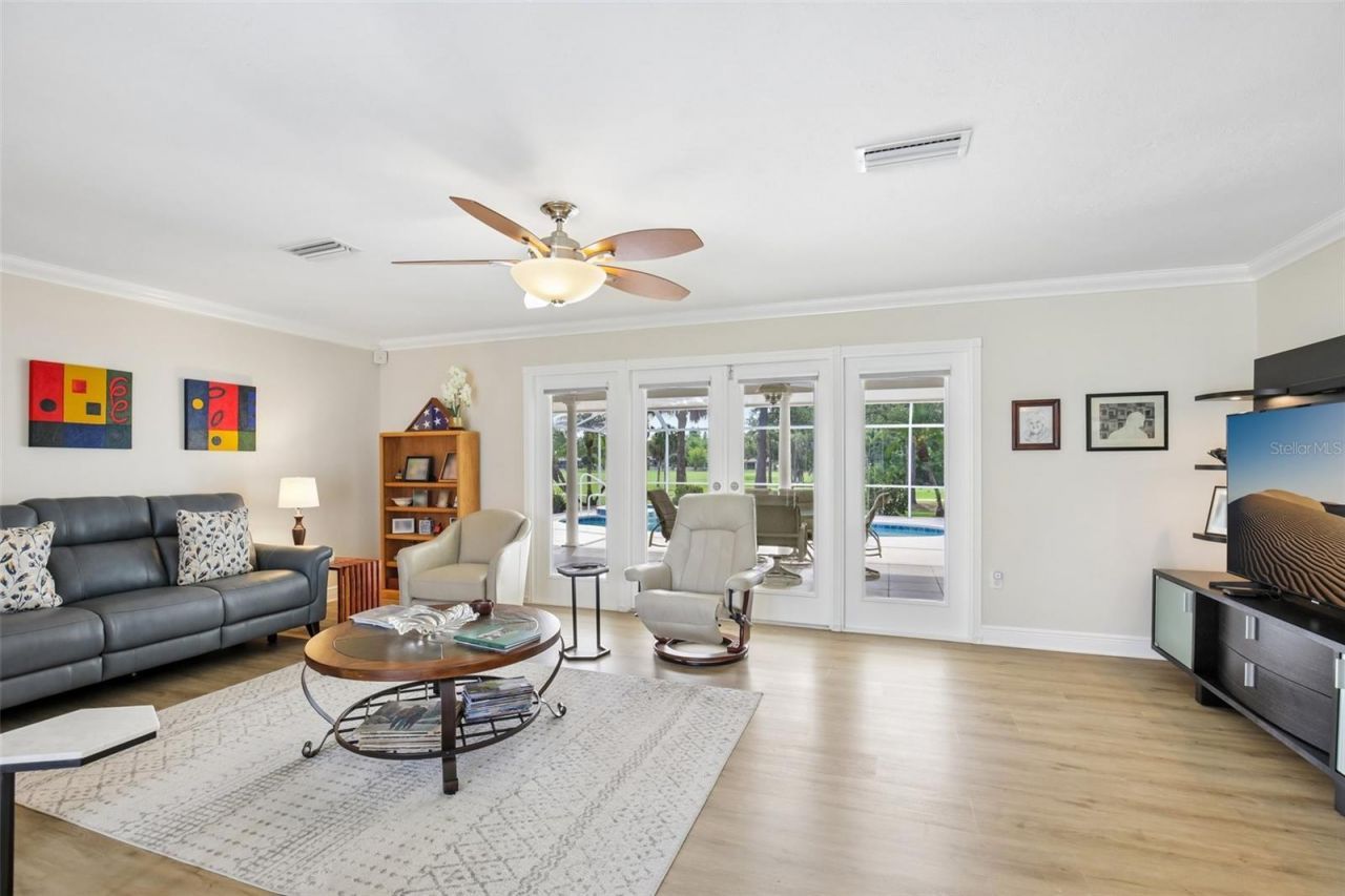 530 Magellan Drive, Sarasota, FL 34243 Photo