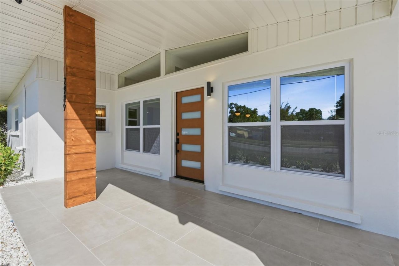 2989 Greenbriar Street, Sarasota, FL 34237 Photo