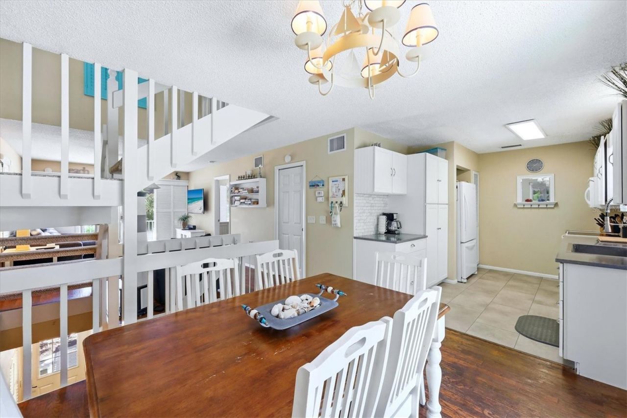 6325 Gulf Drive, Holmes Beach, FL 34217 Photo