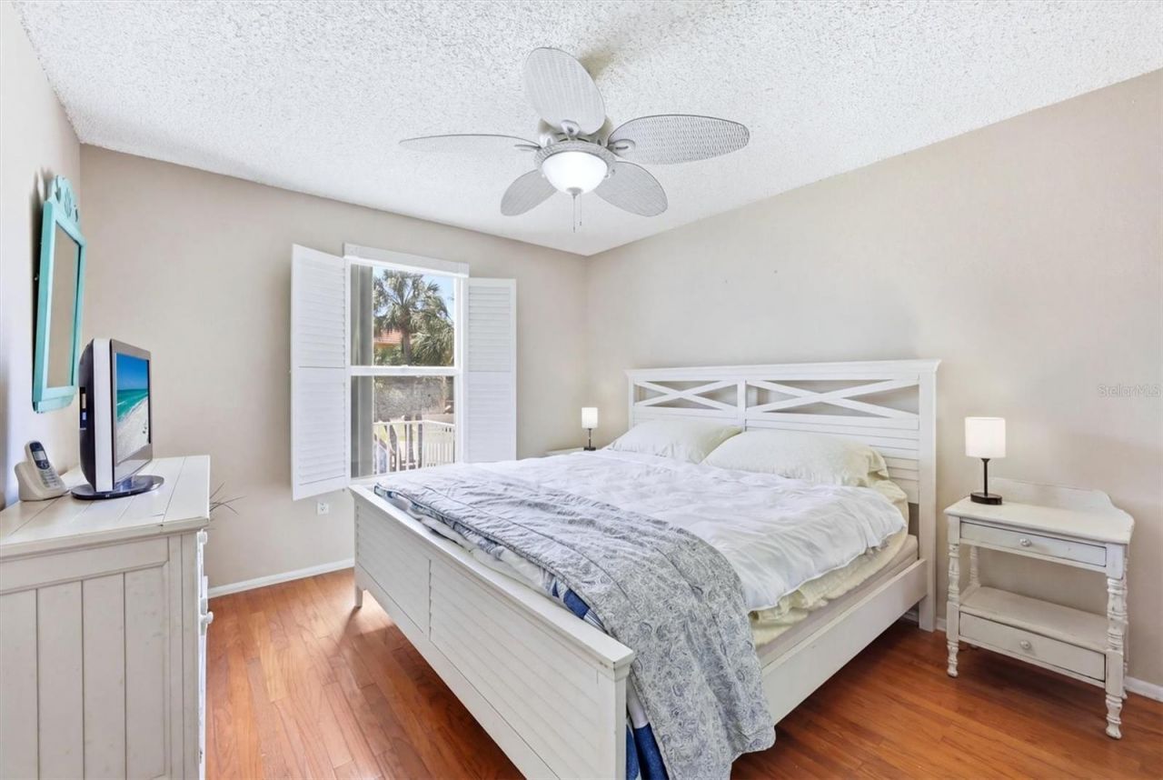 6325 Gulf Drive, Holmes Beach, FL 34217 Photo