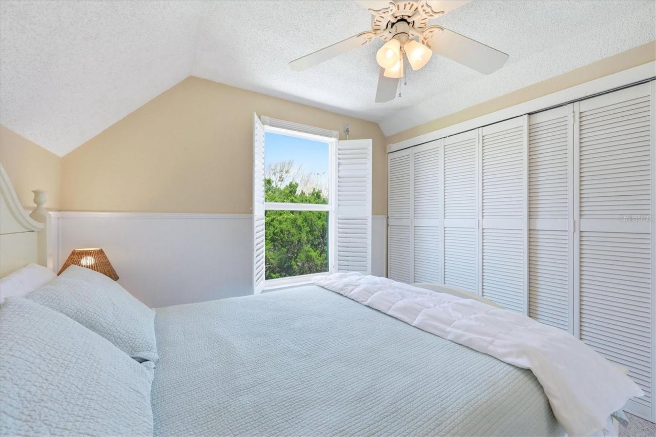 6325 Gulf Drive, Holmes Beach, FL 34217 Photo