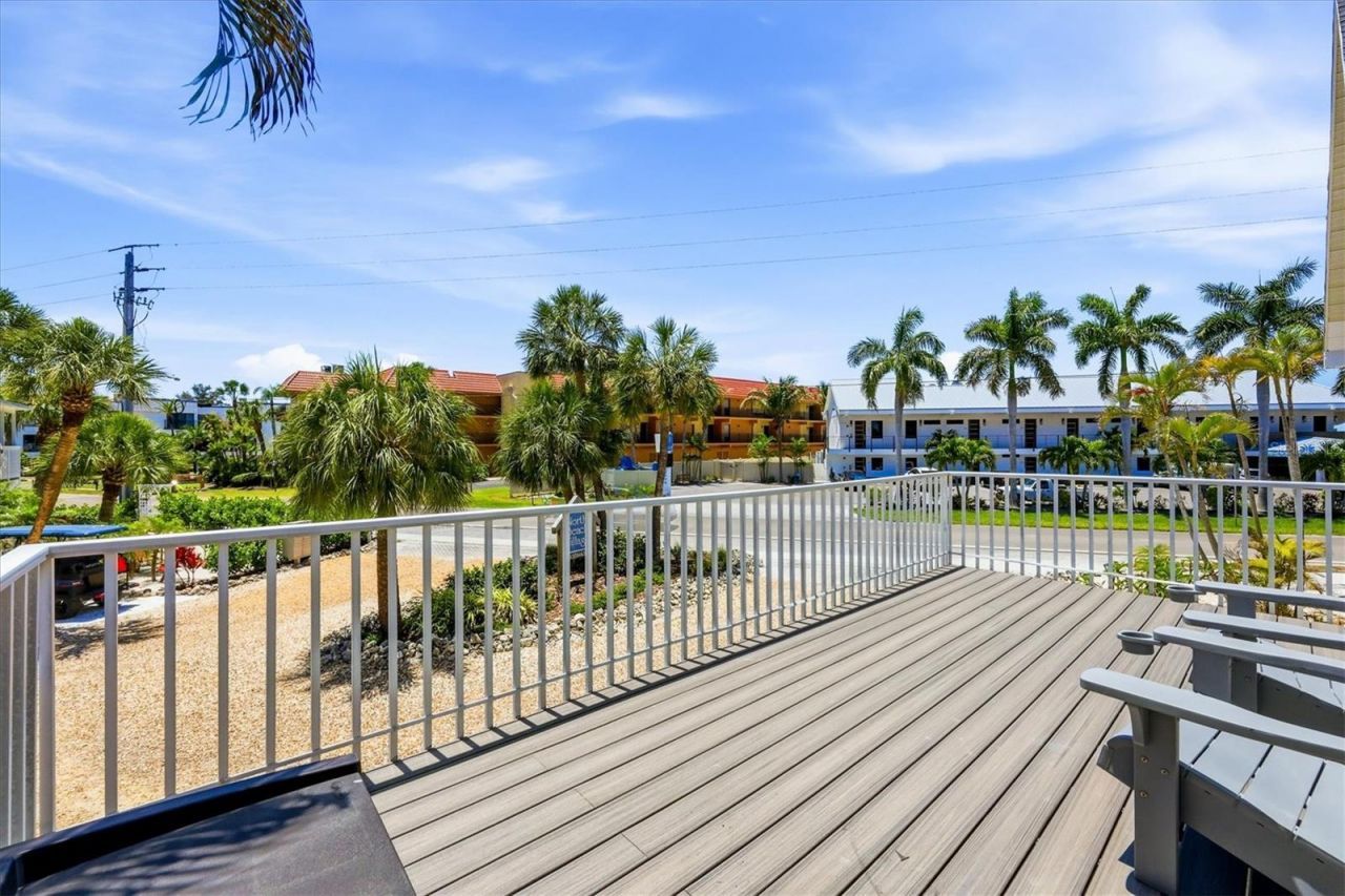 6325 Gulf Drive, Holmes Beach, FL 34217 Photo