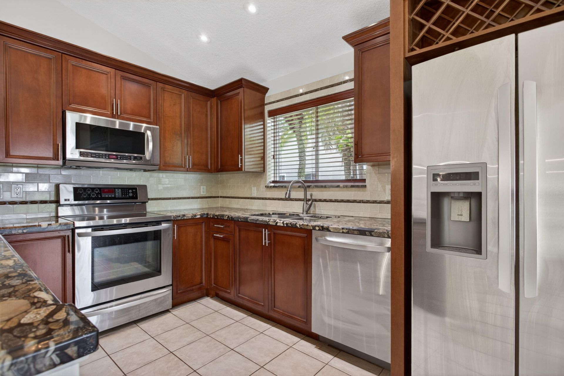 7364 Pinewalk Drive S, Margate, FL 33063 Photo