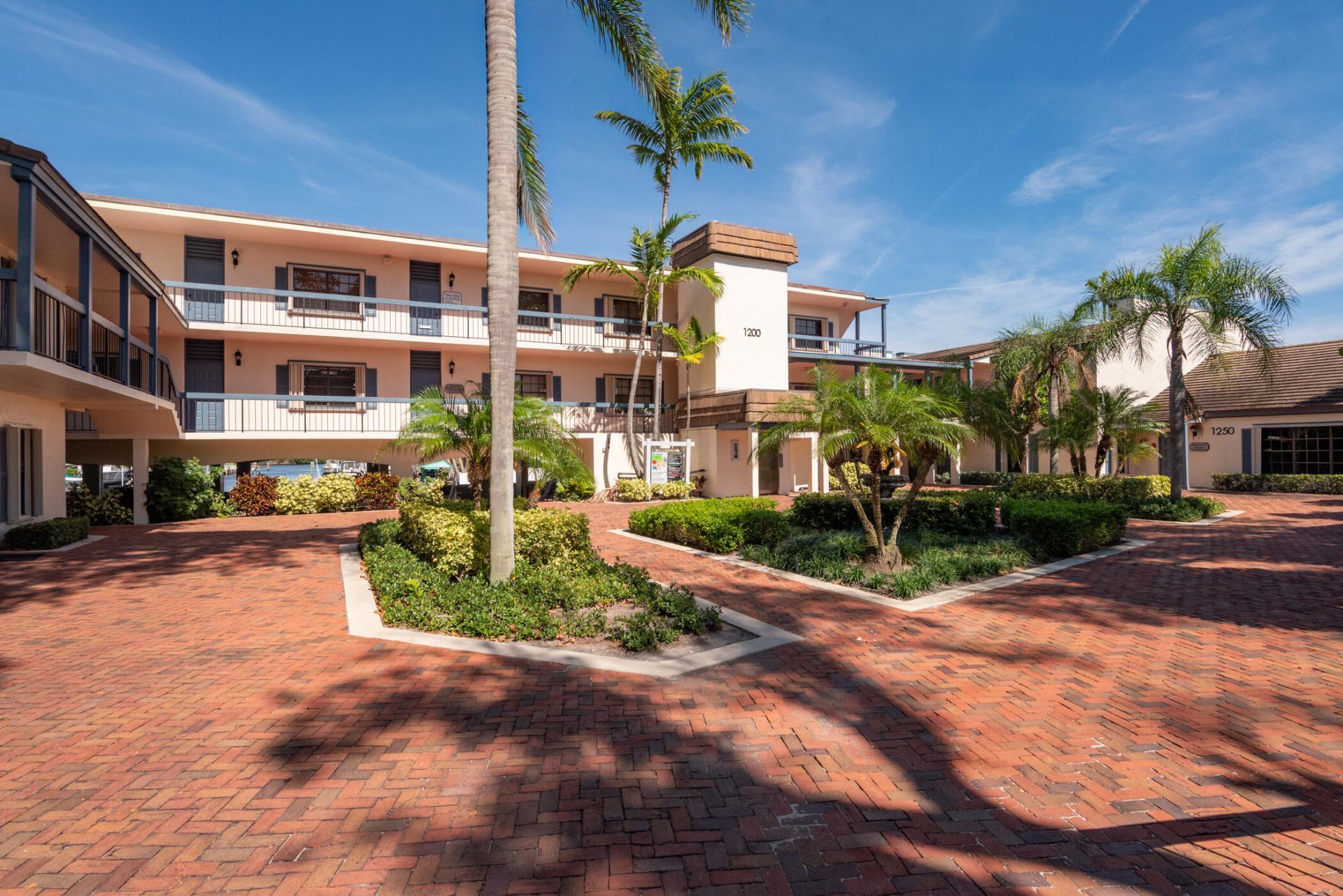 1200 S Federal Highway, Unit 203, Boynton Beach, FL 33435 Photo