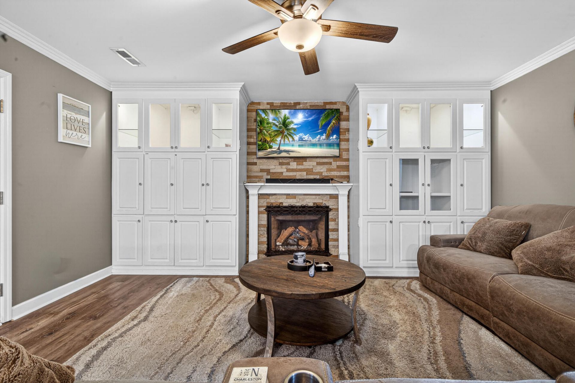 112 N Knightsbridge Court Photo 13