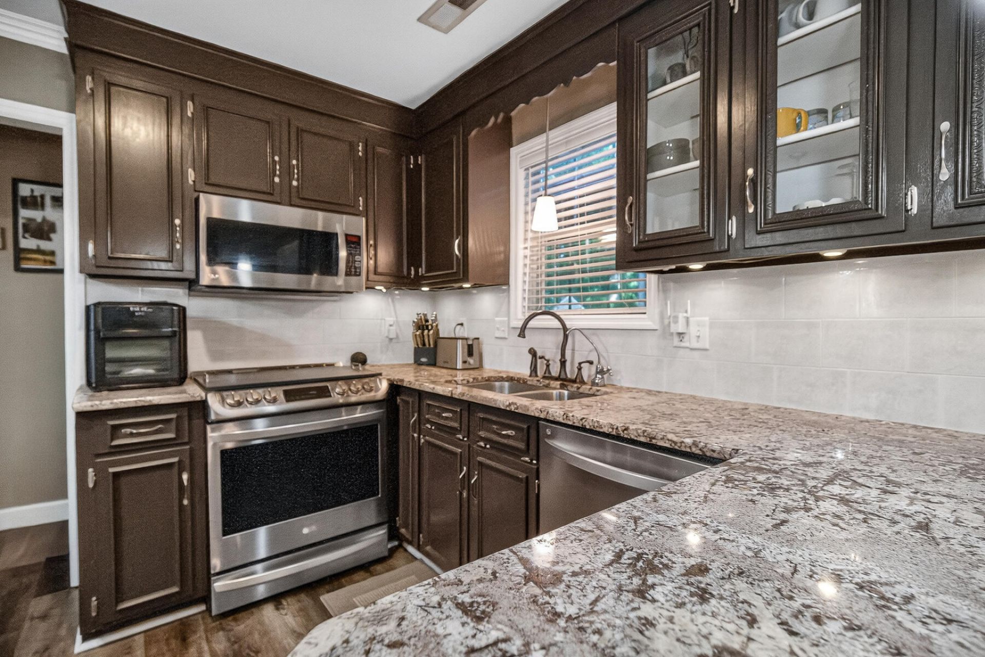112 N Knightsbridge Court Photo 16