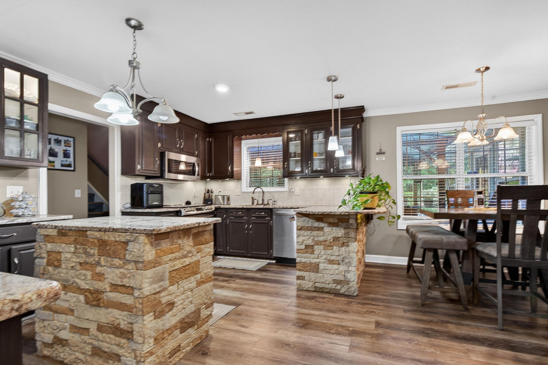 112 N Knightsbridge Court Photo 18