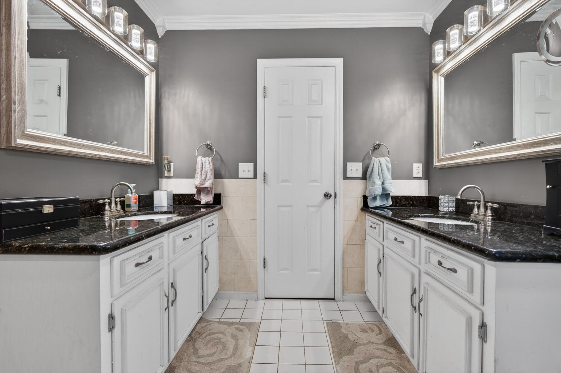 112 N Knightsbridge Court Photo 33