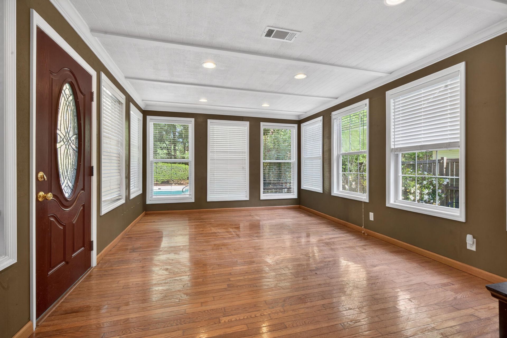 112 N Knightsbridge Court Photo 41