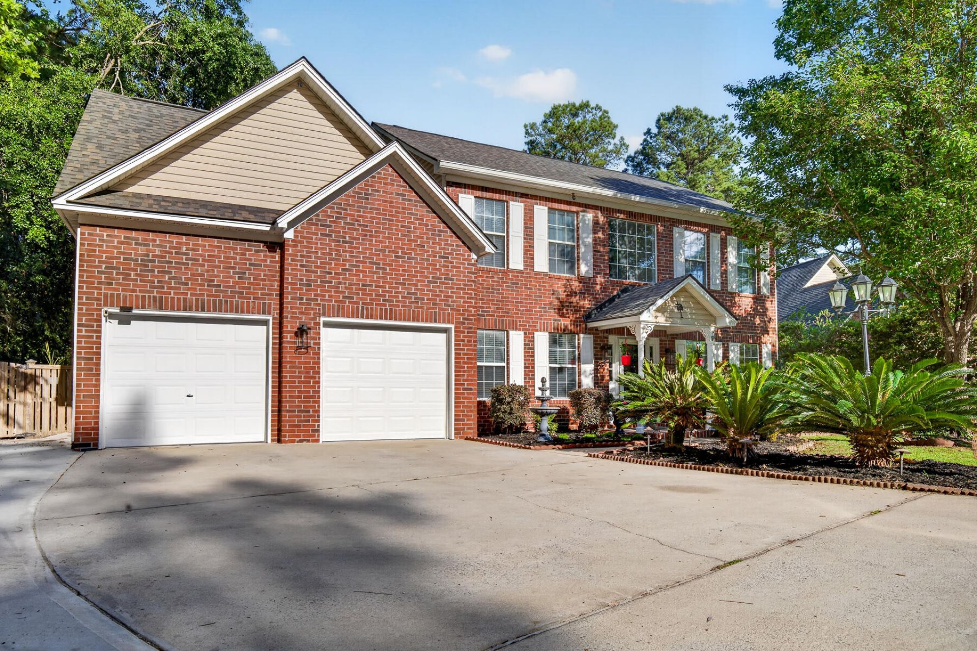 112 N Knightsbridge Court Photo 5