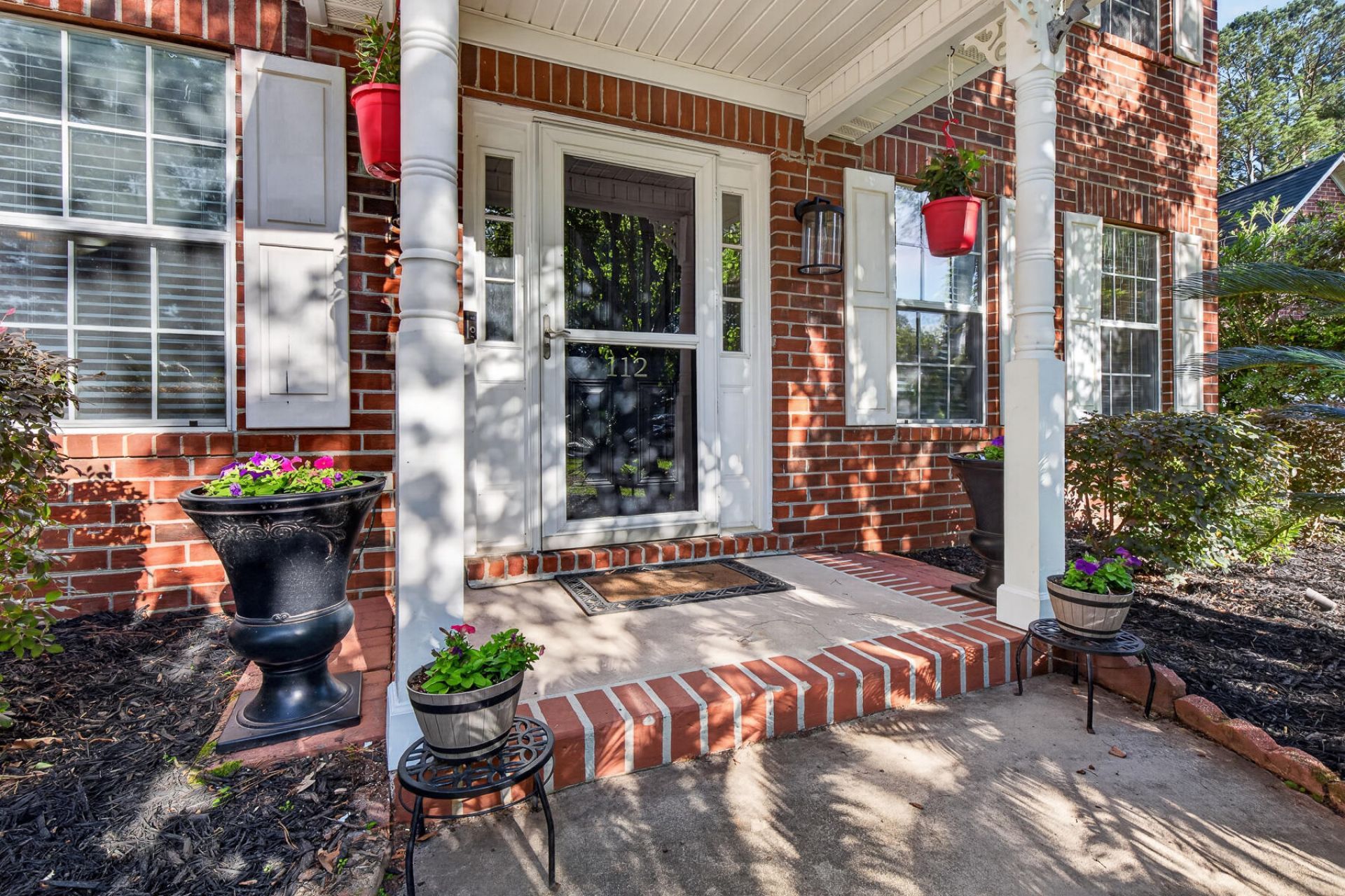 112 N Knightsbridge Court Photo 9