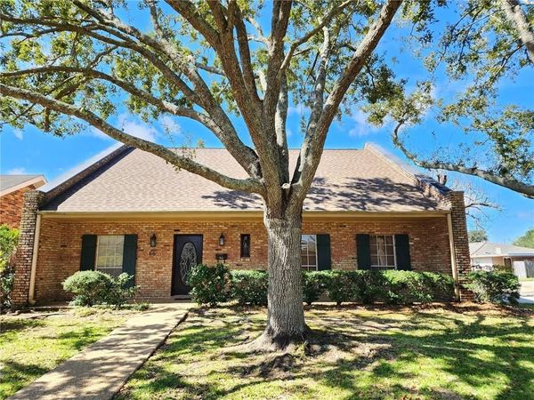 66 W IMPERIAL Drive , Harahan, LA 70123