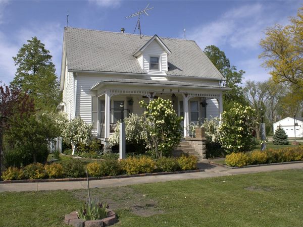 202 4th Street, Boxholm, IA 50040