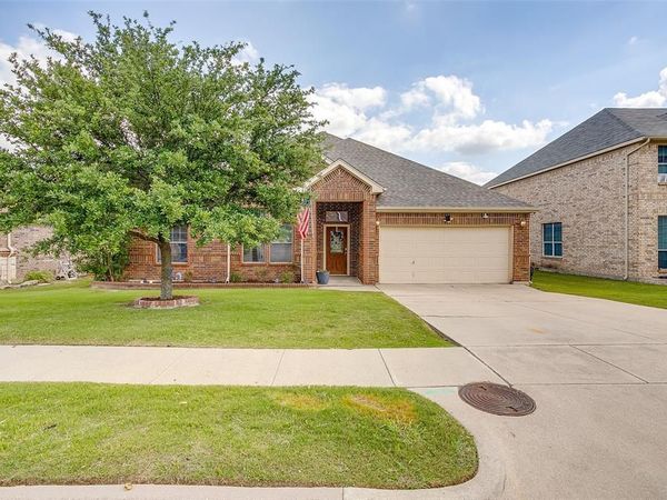 832 Peach Lane, Burleson, TX 76028