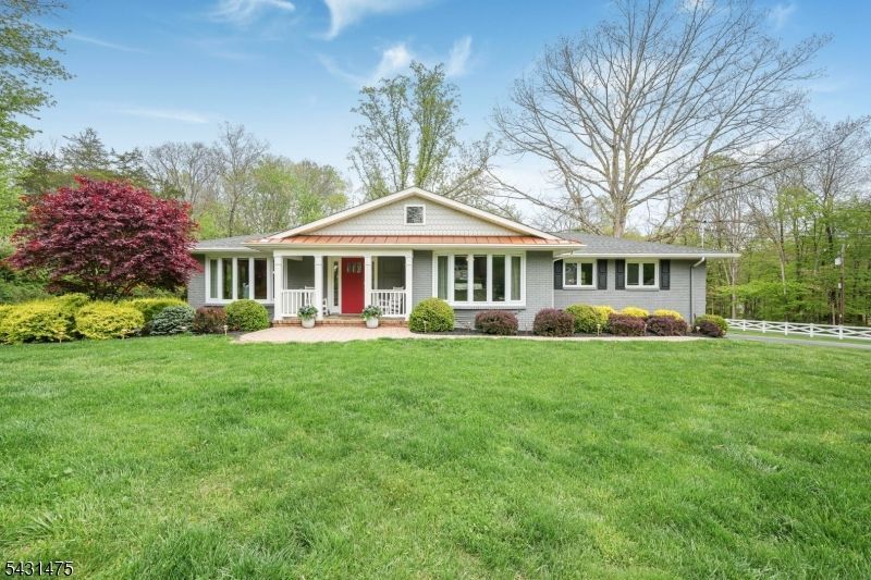 13 Laurel Pl, Chester, NJ 07930 Main Photo