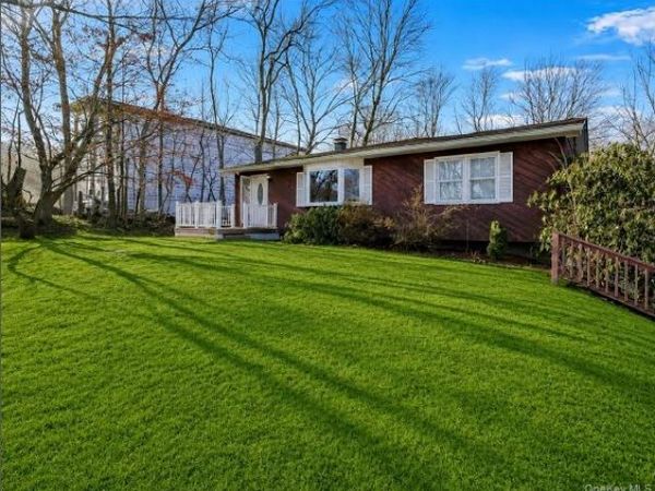 24 Merriewold Lane S, Monroe, NY 10950