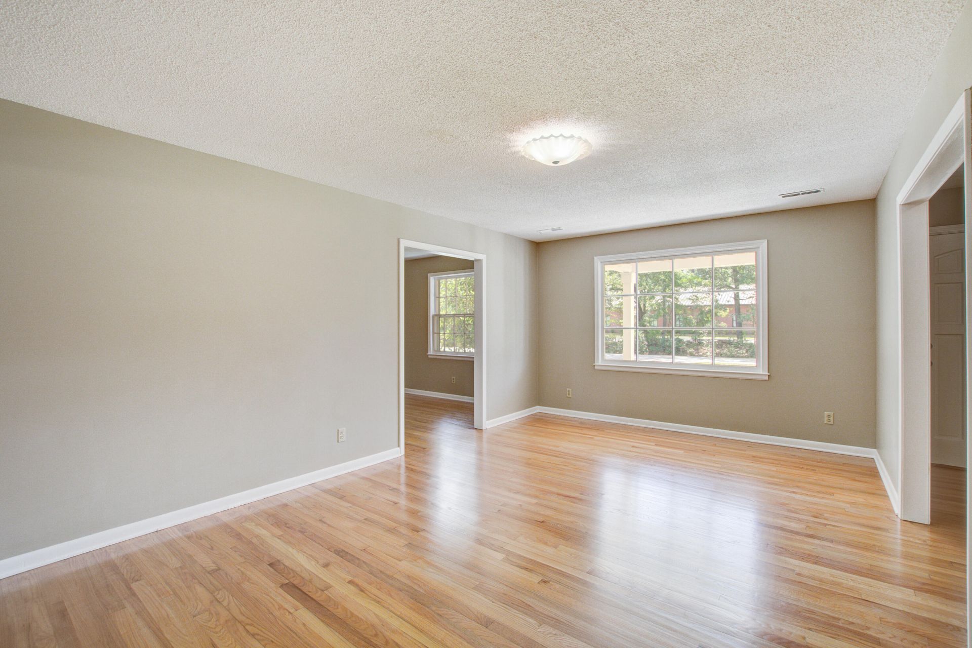 2734 Shadow Lane Photo 7