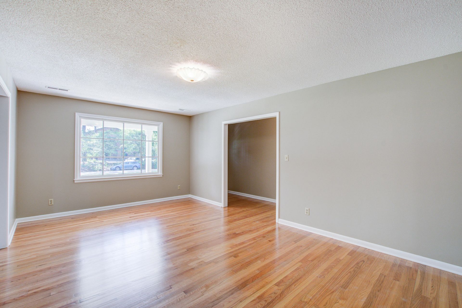 2734 Shadow Lane Photo 9