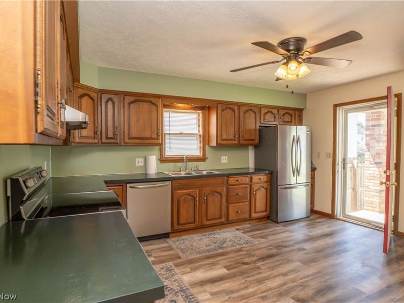 215 8th Street SW, Massillon, OH 44647 Photo 11