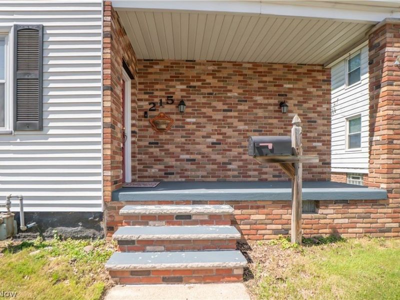 215 8th Street SW, Massillon, OH 44647 Photo 2