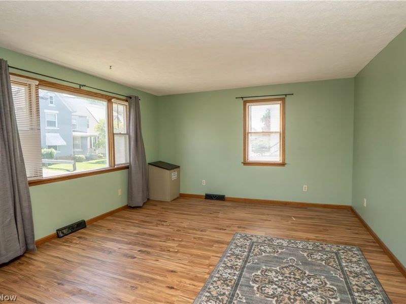 215 8th Street SW, Massillon, OH 44647 Photo 4
