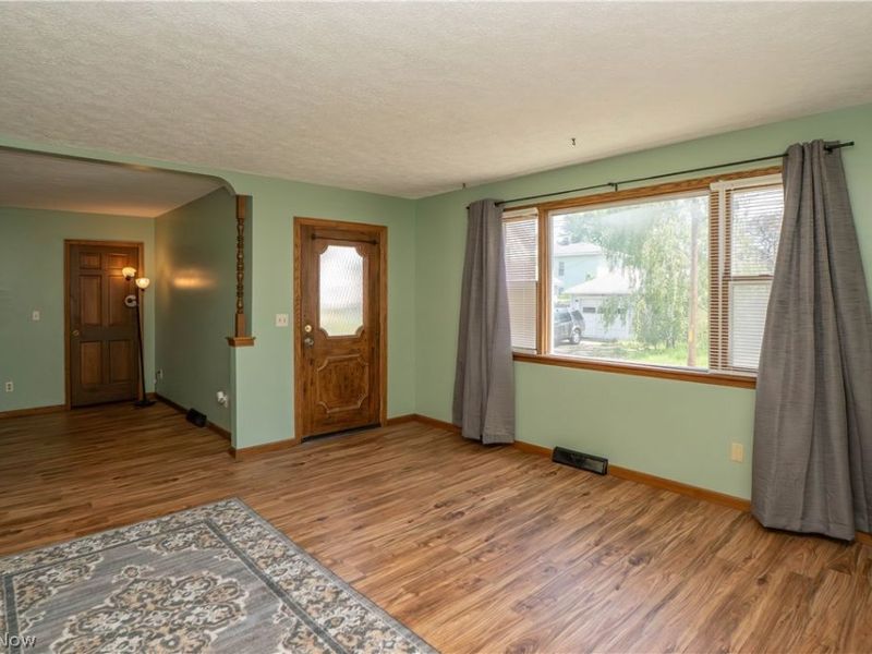 215 8th Street SW, Massillon, OH 44647 Photo 5
