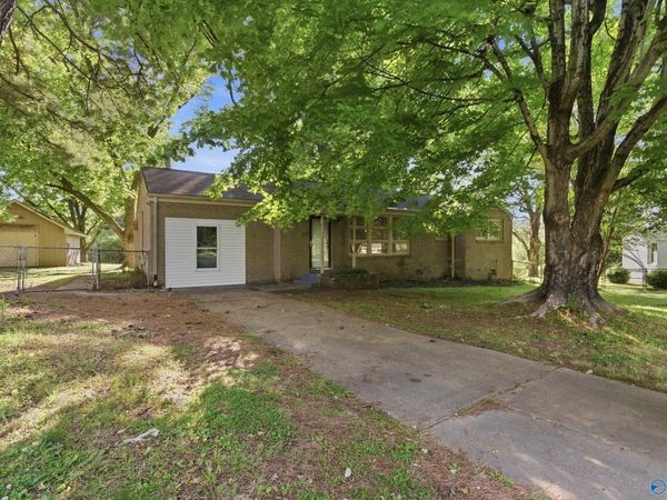 2217 Barrywood Circle NW, Huntsville, AL 35810