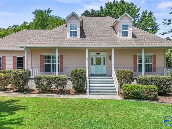2400 Cowen Circle, Guntersville, AL 35976