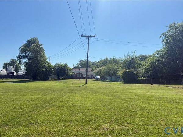 821 Newcombe Avenue , Hampton, VA 23669