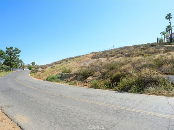 16527 Canyon Ridge Drive, Riverside, CA 92503