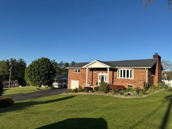 183 Rustic Hills Dr., CRAB ORCHARD, WV 25827