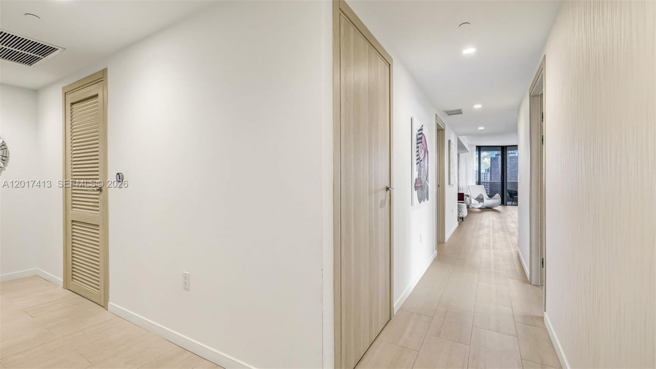 1000 Brickell Plz , Unit 3002, Miami, FL 33131 Photo