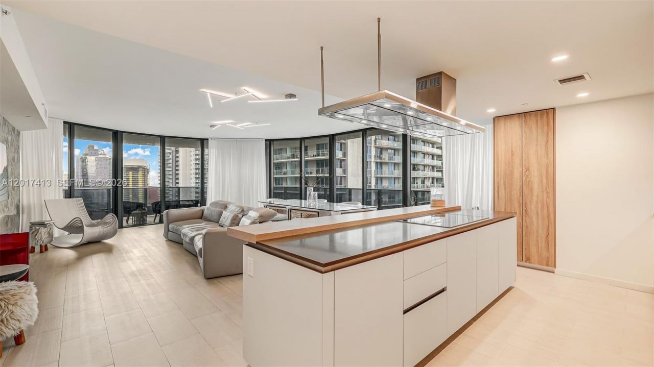 1000 Brickell Plz , Unit 3002, Miami, FL 33131 Photo